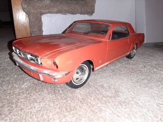 1:12 Scale Model 1966 Mustang