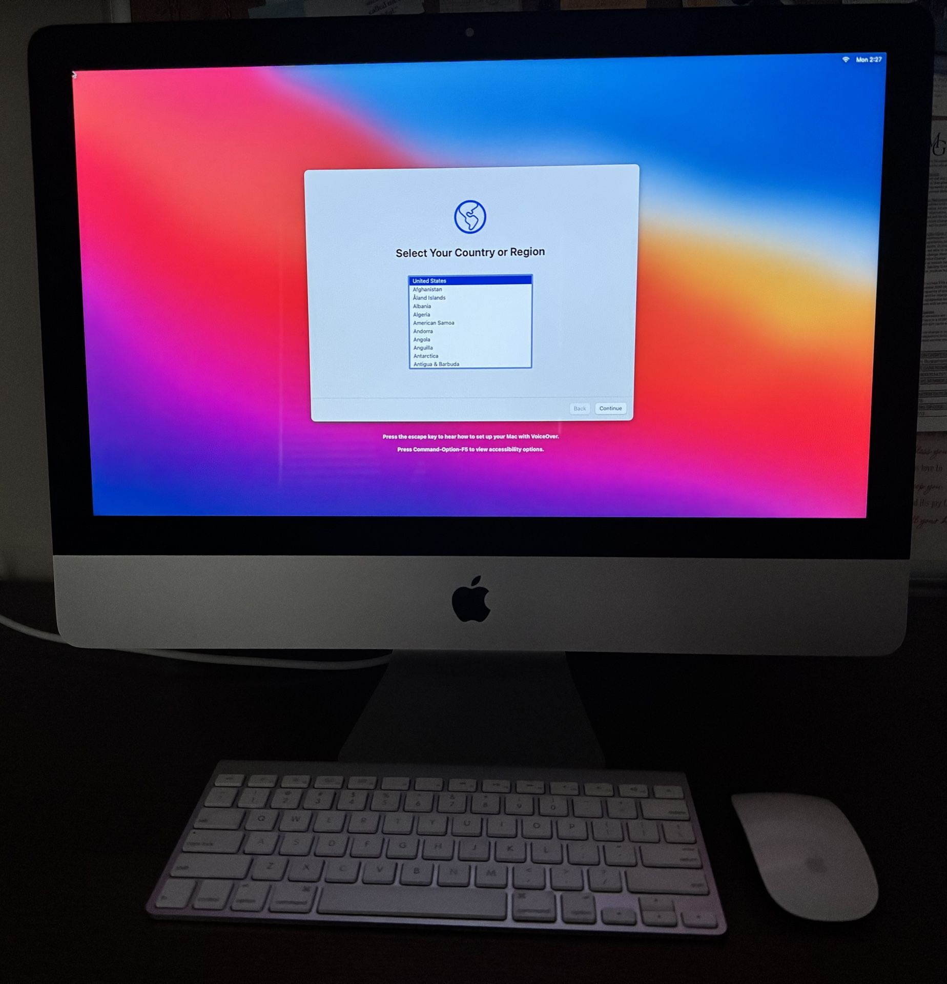 iMac 21.5-inch Mid 2014 (Intel Core I5, 8GB RAM, 256GB SSD)