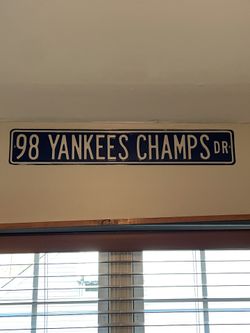 Yankees Sign 