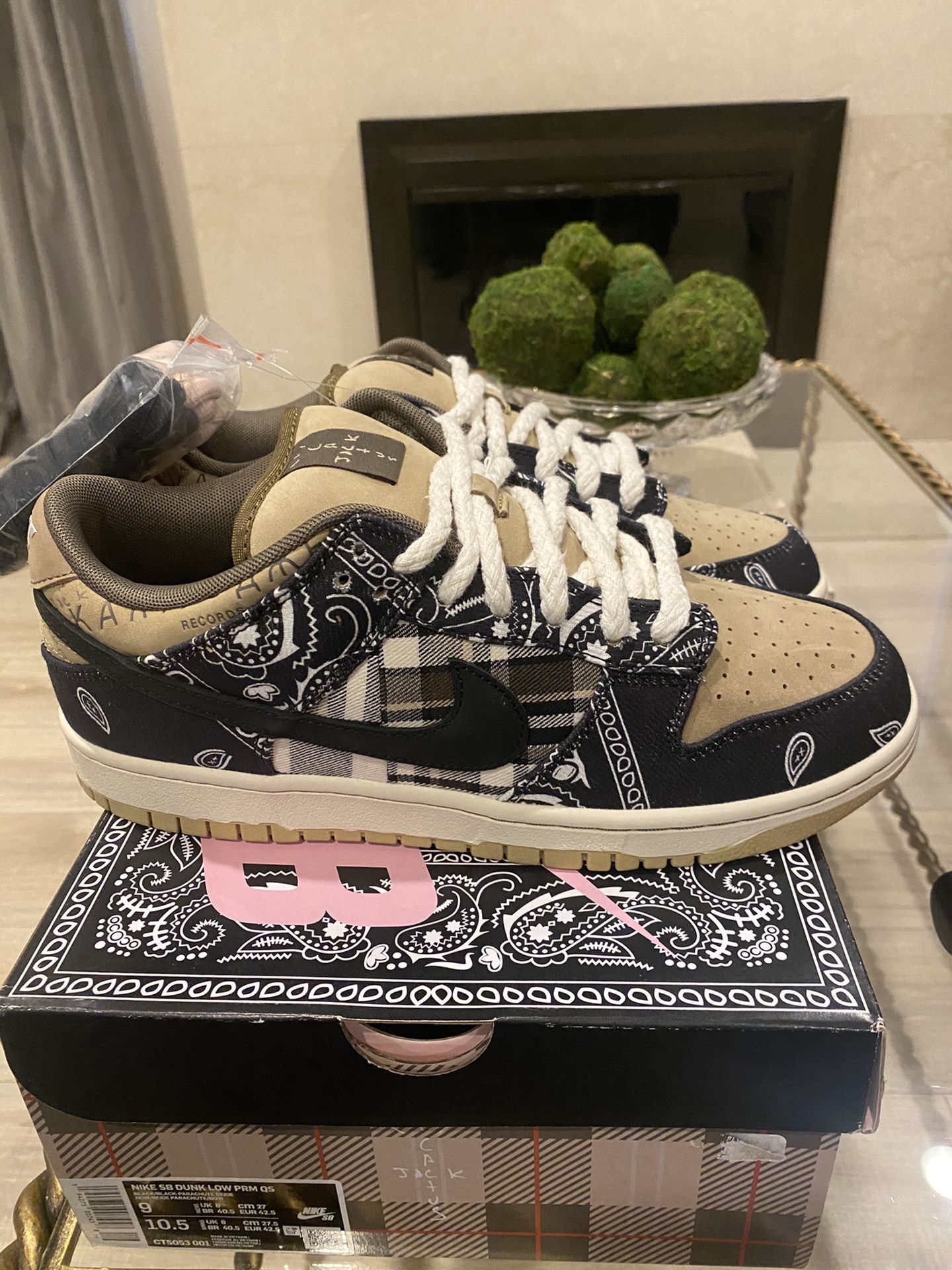 Nike sB dunk Low X Travis Scott