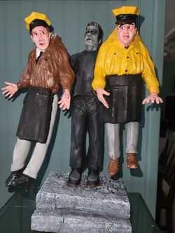 Frankenstein Abbott & Castello Statue