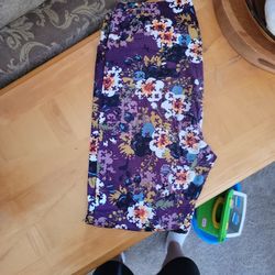 LULAROE TC LEGGINGS 