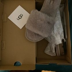 Brand New Size 5 Uggs Fur Slippers 