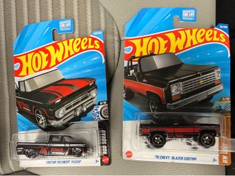 Hotwheels Chevy 62 pickup &75 Blazer