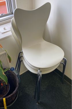 4 Stylish white modern bentwood chairs west elm