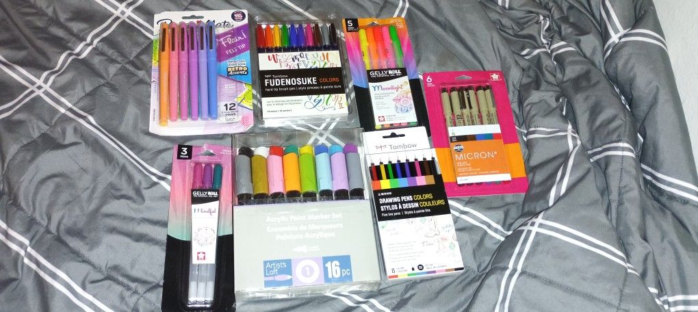 MARKERS & GEL PENS  COLLECTION