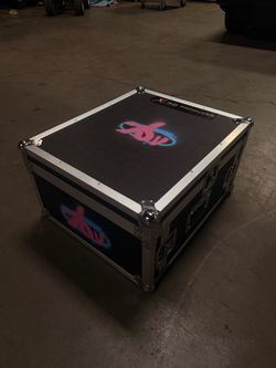 Sound Town 19” Slant Top Mixer / Audio Rack Road Case w/ Padded Lid