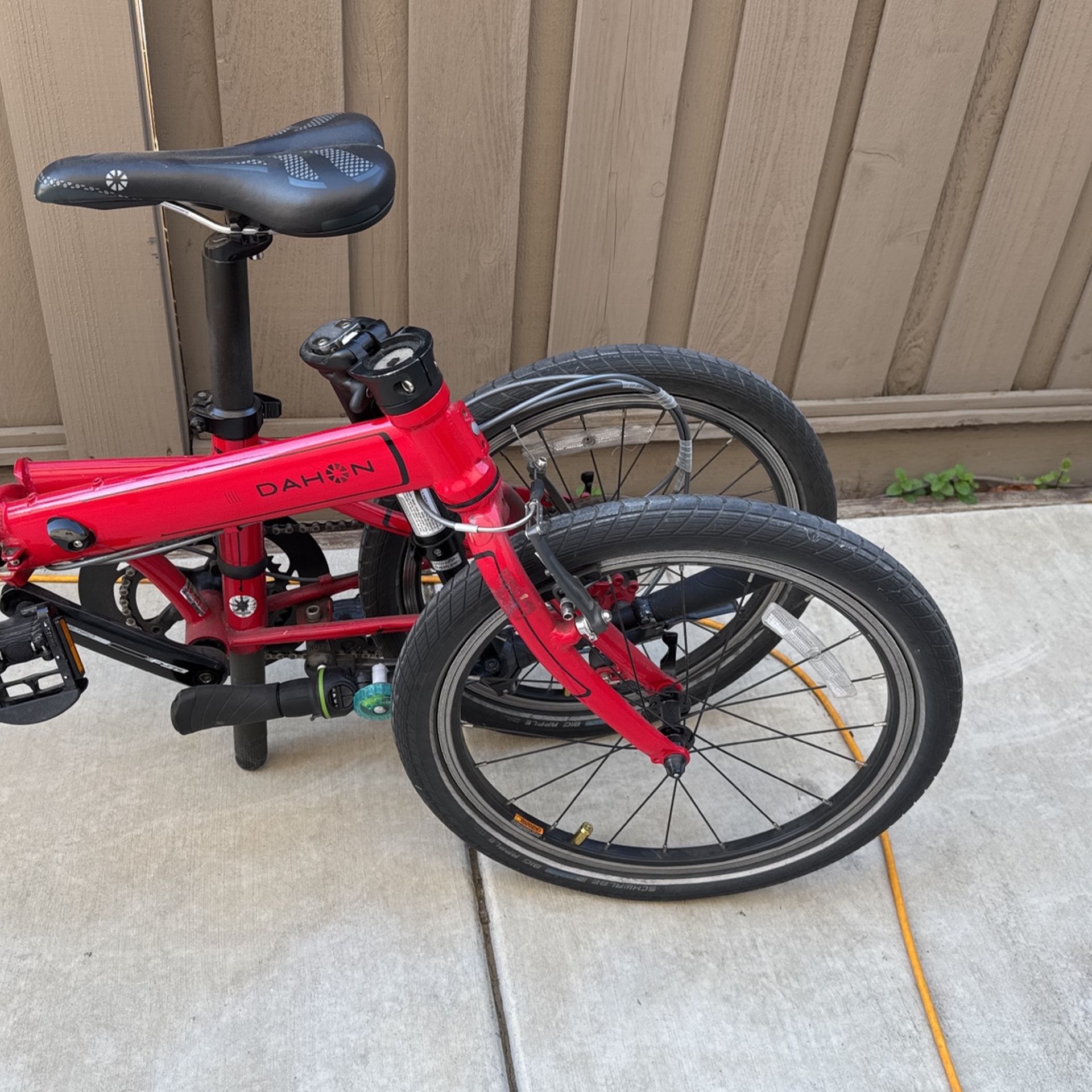 Dahon P8 Folding Bike
