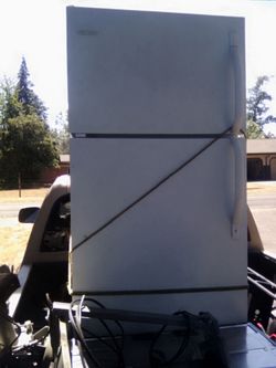 🚚 Refrigerator for Sale – Delivery Available Today!