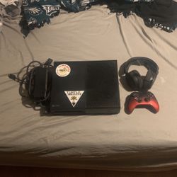 Xbox 1 With Wireless Headset And Wireless Controller 