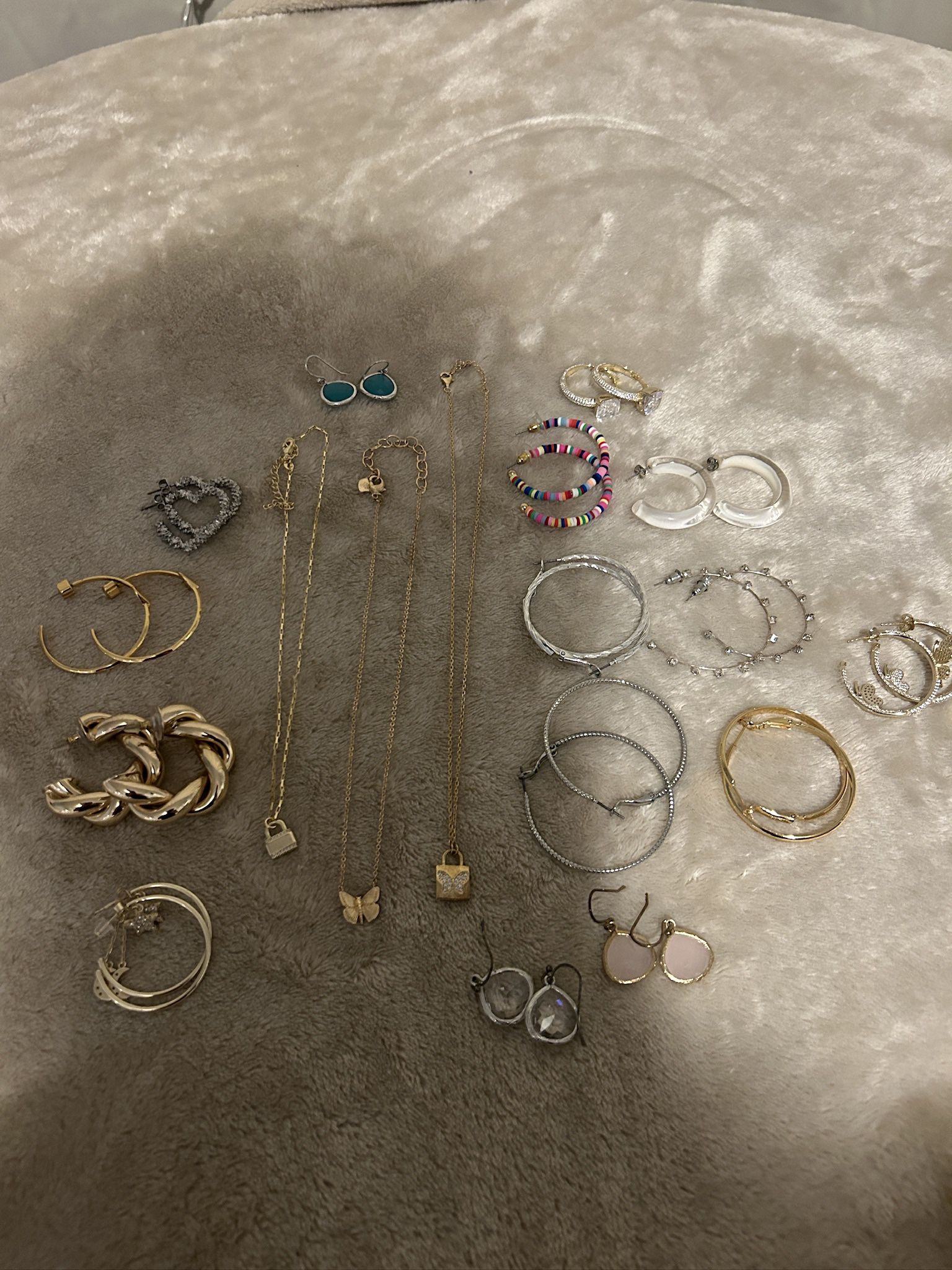 $200 Worth Of Jewelry - Trendy Jewelry Collection