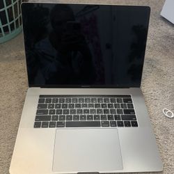 Apple MacBook Pro 15.4"(512GB SSD, Intel Core i9, 16GB) - Space Gray - MV912LL/A