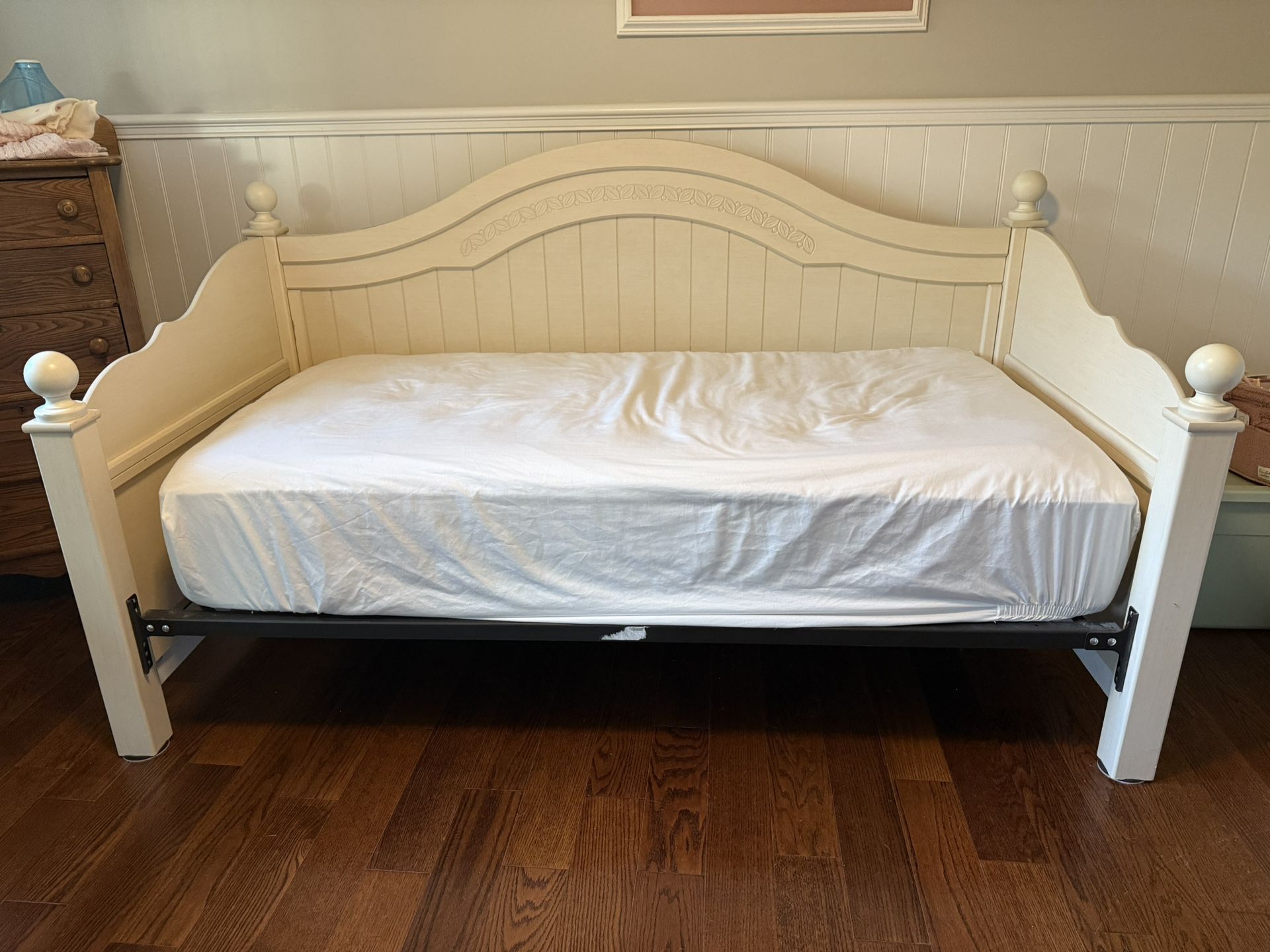 Ashley Furniture Twin Day Bed
