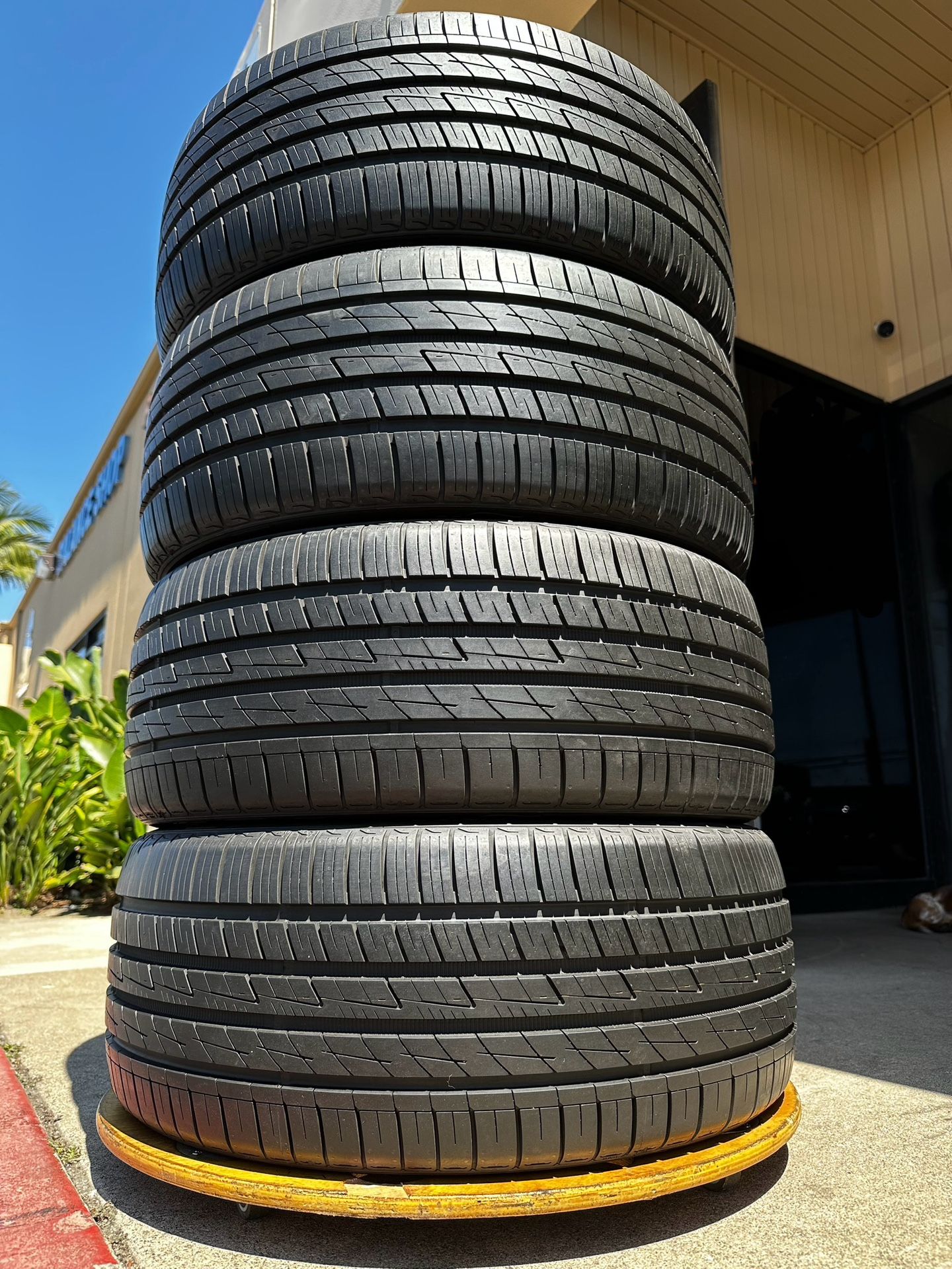 245 40 19 Nexen NURFA AU7 245/40/19 Tires 245/40R19