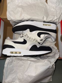 Nike Air Max 1 - Women’s 9 (Worn ONCE)