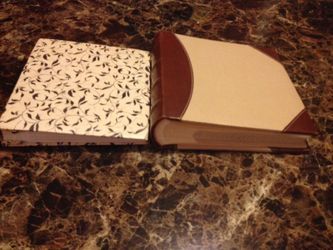 2 picture albums