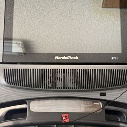 NORDIC TRACK COMMERCIAL 2450 TREADMILL