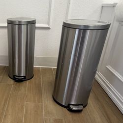 Trash Cans 