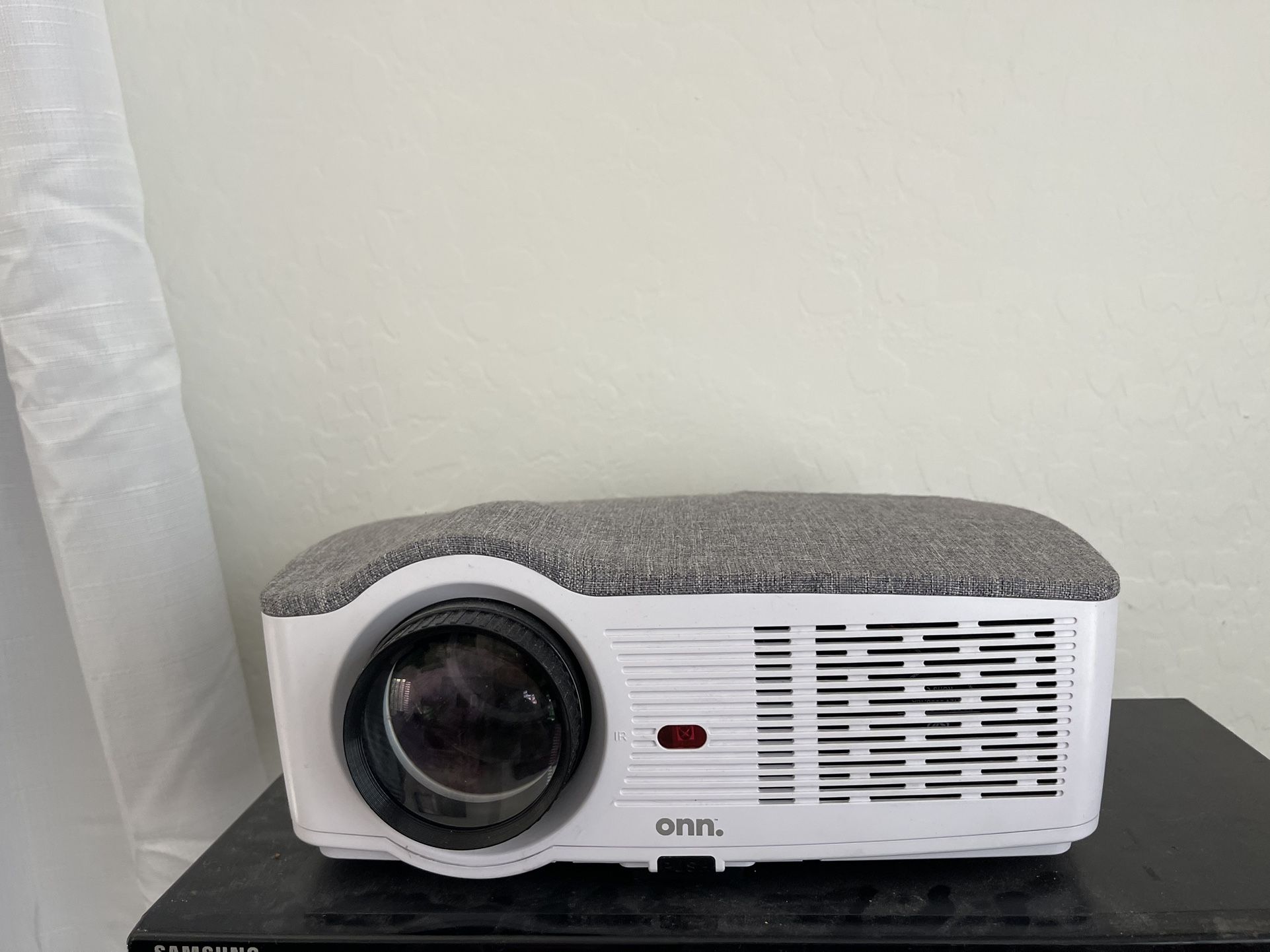 Onn Projector With Roku Stick