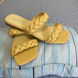 Soda brand sandals, size 7, new..