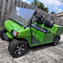 Club car golf cart in great shape!