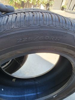 2 Used 225/60/R17 Hankook Kinergy Tires 80%