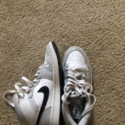  Jordan 1 mid  Light smoked gray