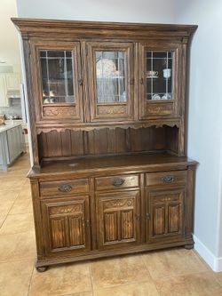 Ethan Allen Buffet And Hutch