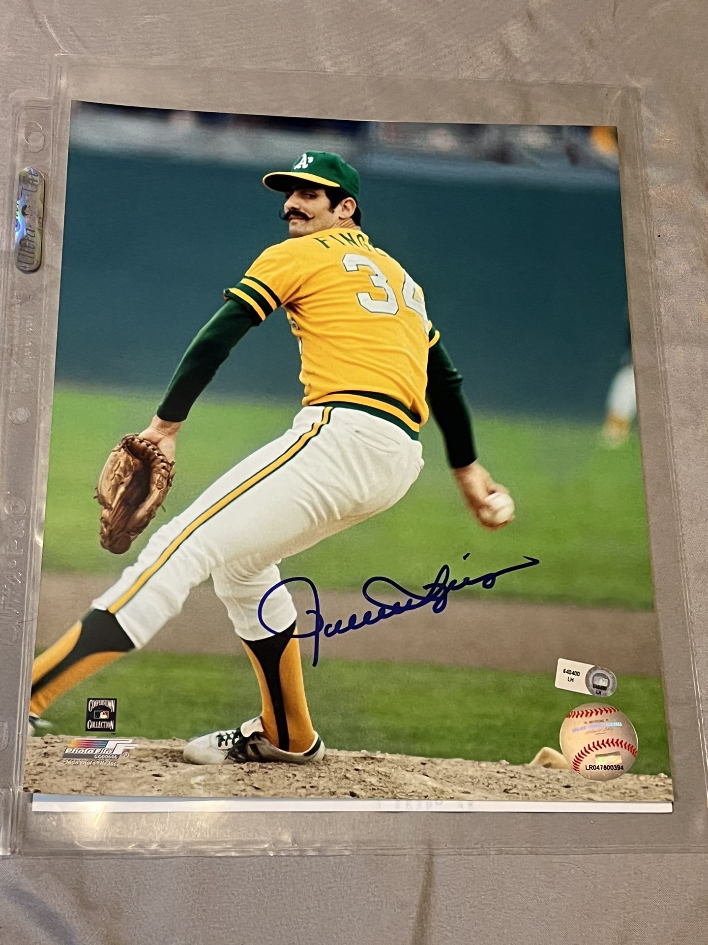 Rollie Fingers Autographed 8”x10” Photo ! (Certified)