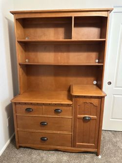DRESSER