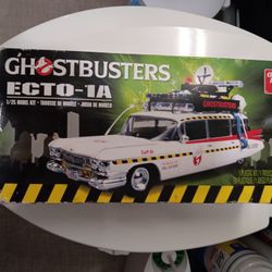 Brand New Ghostbusters Ecto-1A 1/25 Model Kit