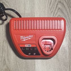 Milwaukee M12 12-Volt Lithium-Ion Battery Charger