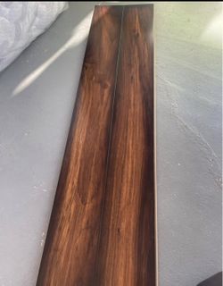 Laminate flooring/ 3 boxes-extra pieces / 16.57 sqft-box/ total 50 sqft