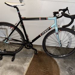 Felt Breed Cyclocross / Gravel Bike – Single Speed, Carbon Fork, CXR Wheels