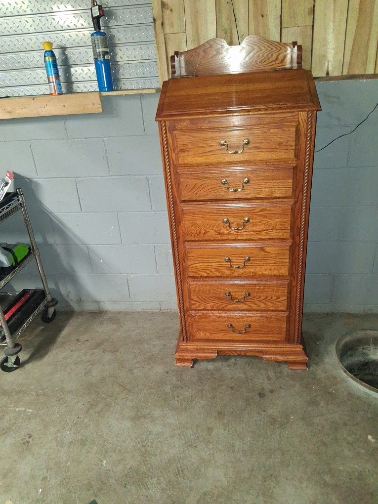 Jamestown Sterling Lingerie Dresser