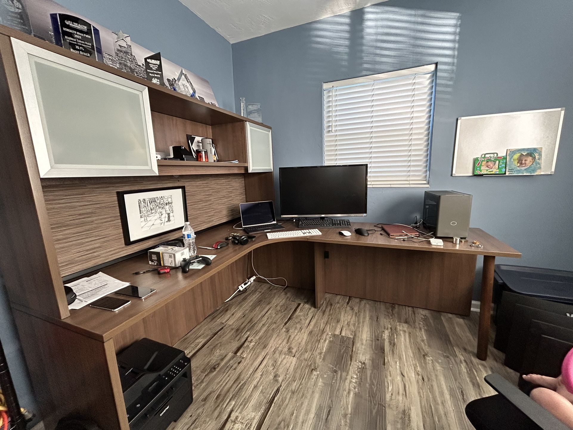 L Shaped Desk With Hutch 