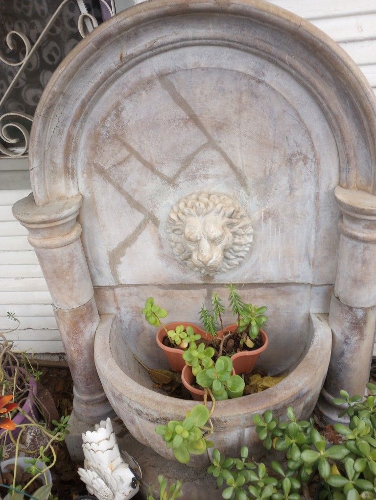 Lion Waterfall