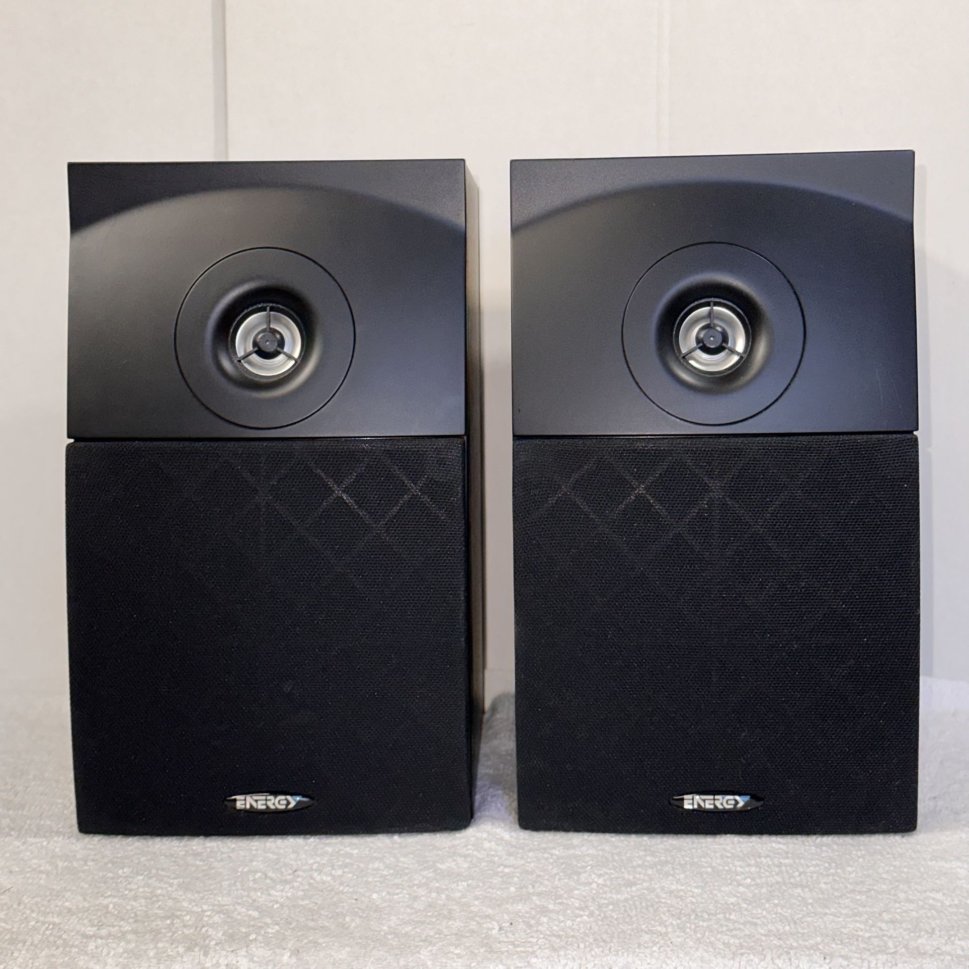 Energy 2-way Bookshelf Speakers (pair) In Great Condition Good Image with Impressive Bass response for this size Spesker