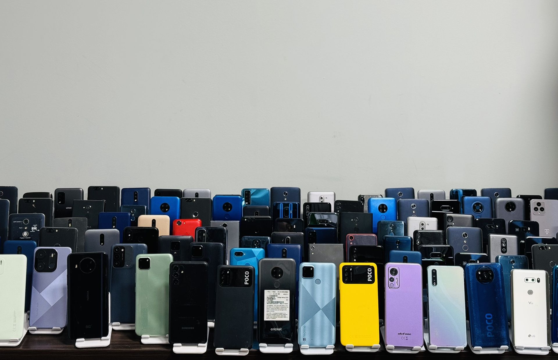 Lot Of 100 Mixed Phones Wholesale Lot