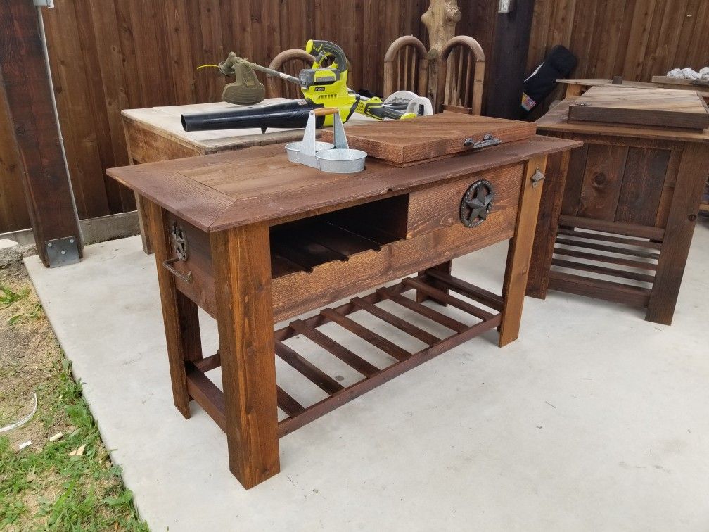 New cedar ice chest cooler