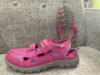 Like new Stride Rite Sandals size 3, worn 1 time