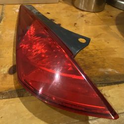350z left taillight