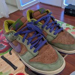 Dunk Low SP "Veneer" (style code: DA1469-200).