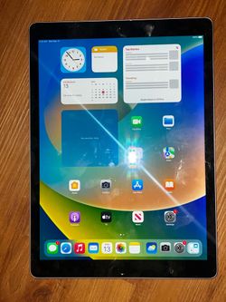 Apple iPad Pro 12.9-inch 1st Gen 128GB Space Gray