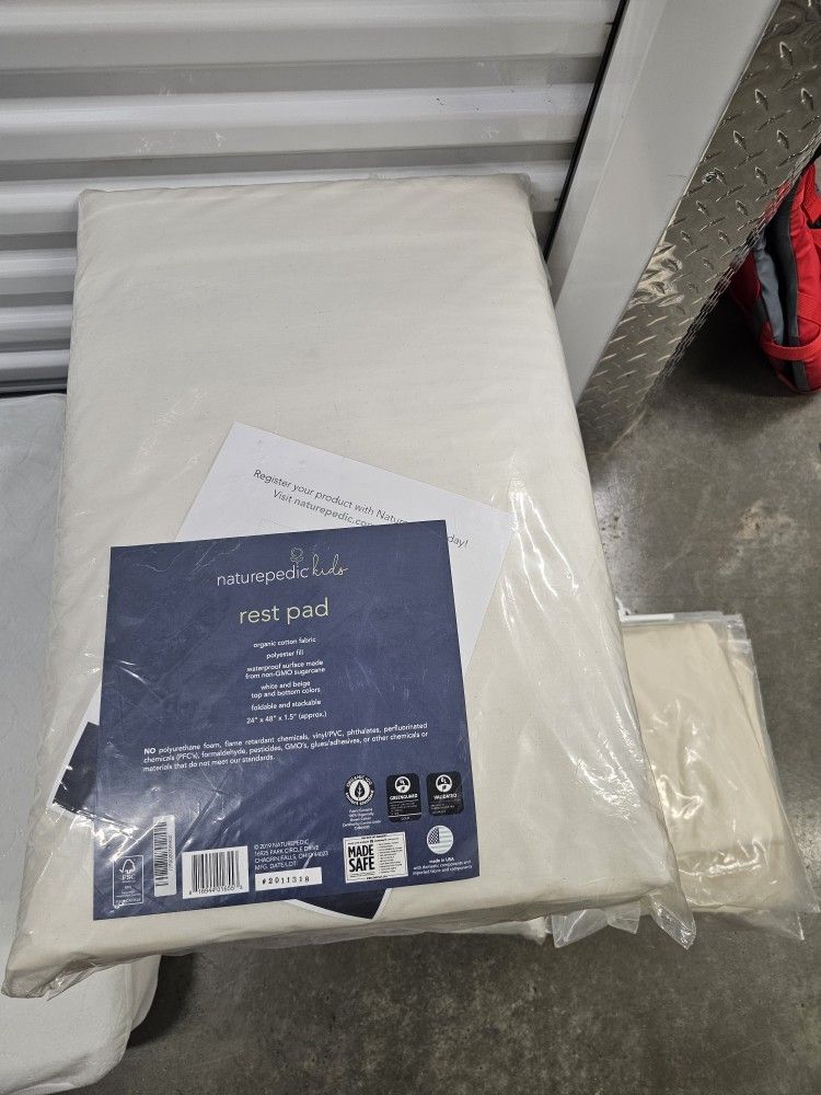 Daycare restpad mat 5 and 3 covers new