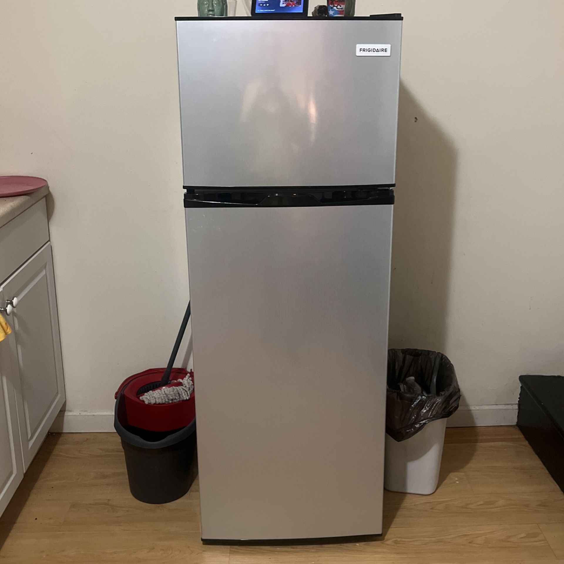 Small Apartment Refrigerator