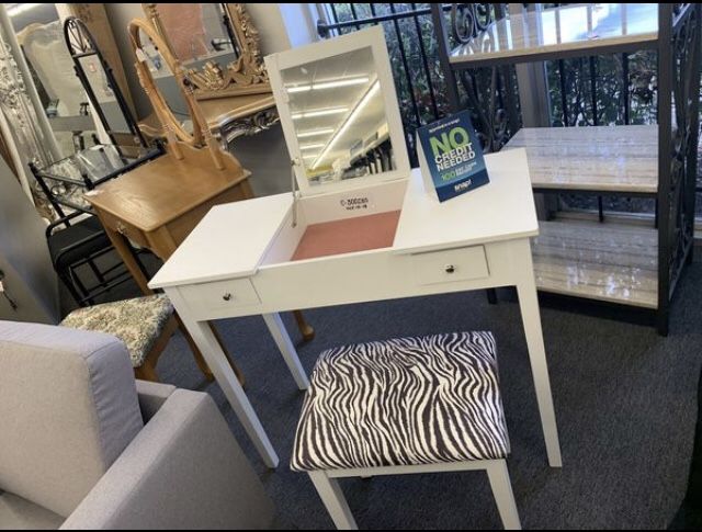 2 PC Vanity with Stool $175