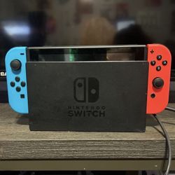 Switch With Dock And Controllers 