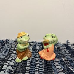 Vintage Frog Salt and Pepper Shakers