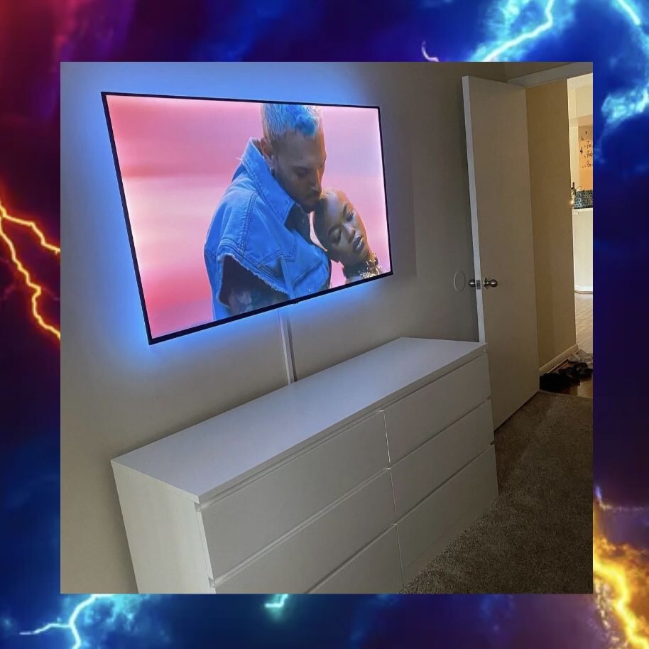 TV MOUNT